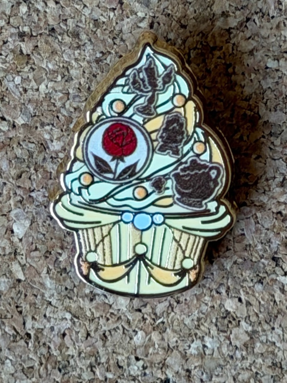 PALM Disney Princess Micro Cupcake Pin Belle LE 100 Chaser Gold (Pink à la Mode)